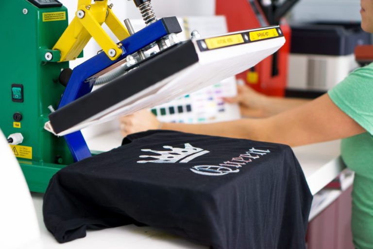What is T-shirt printing on demand? – Print T-shirts on demand in Dallas