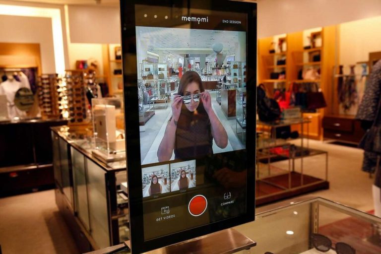 Smart Mirrors in Stores: A Futuristic Shopping Experience